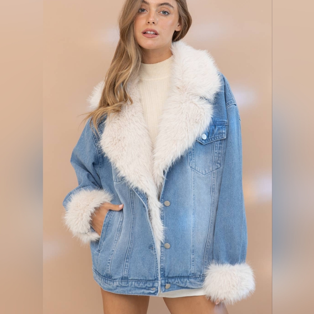 Faux Fur Trim Light Wash Denim Jacket - Women's Jean Jacket